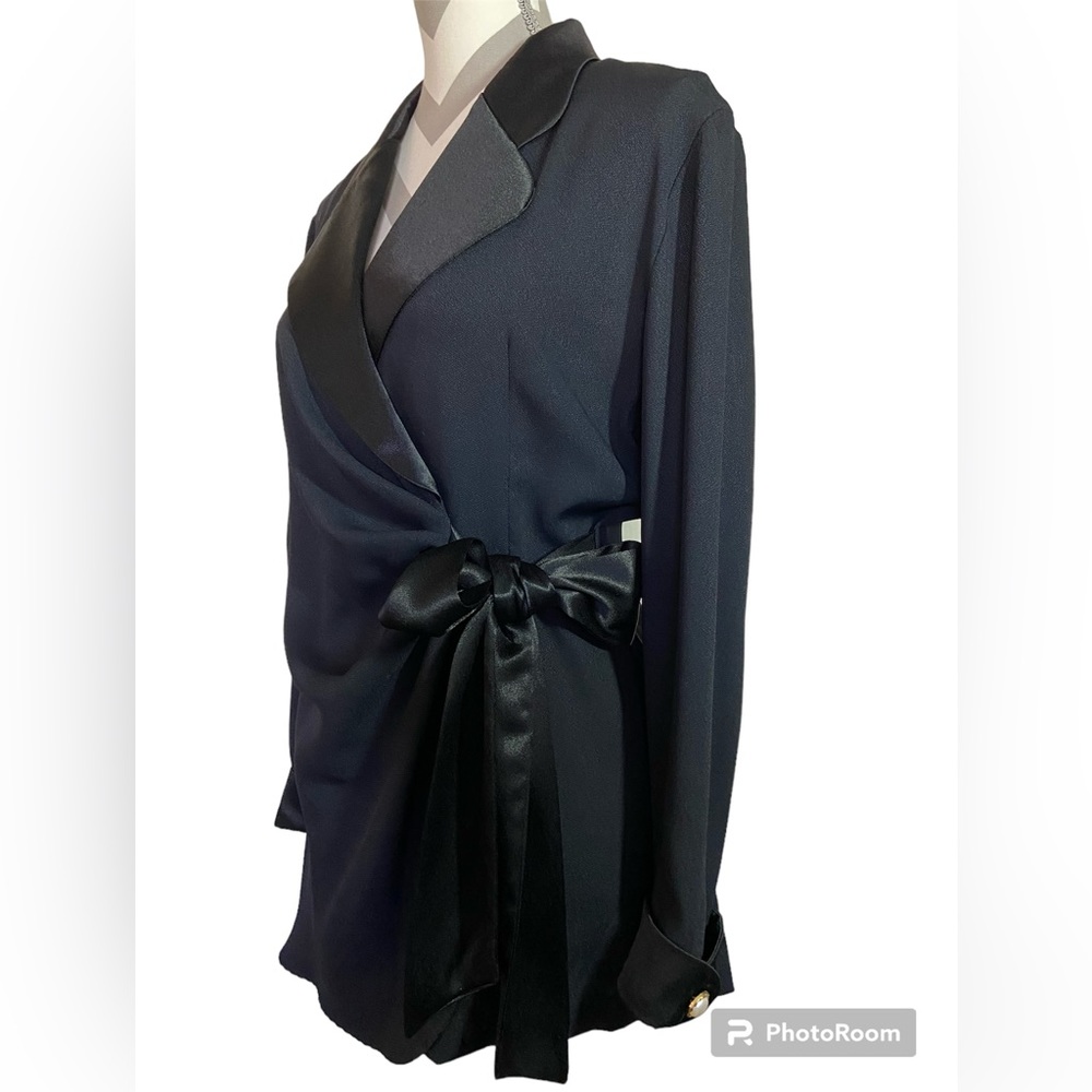 J.R. Nites by Caliendo.. 2 pc Jacket & Pants Tuxedo Style, Black, luxury Sz 5/6